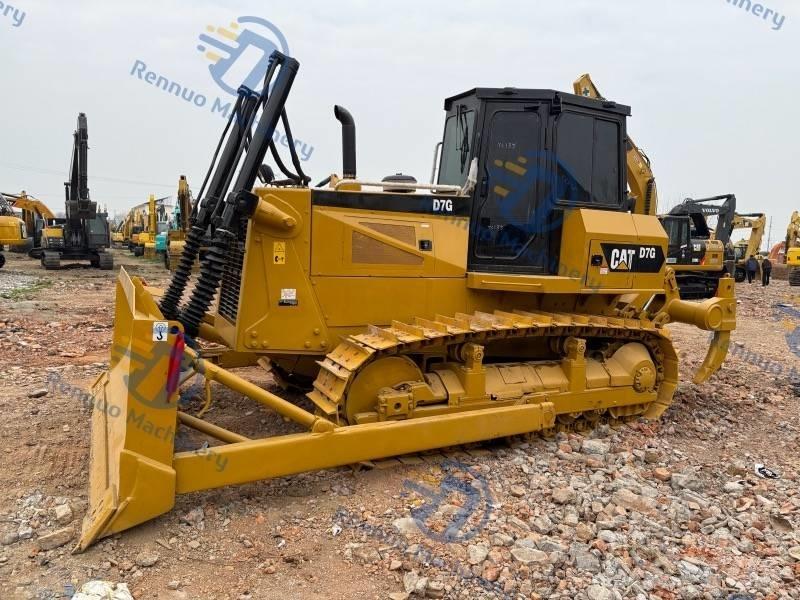 CAT D 7 G Pásové dozéry