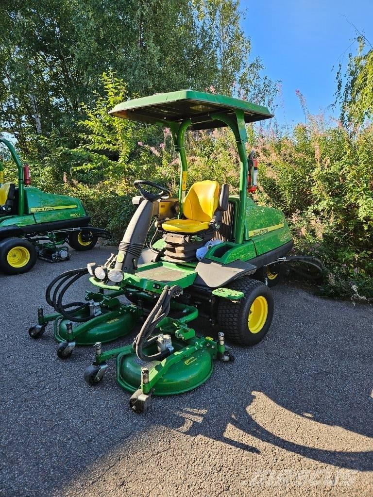 John Deere 7400 A Kosačky na kosenie roughov a semiroughov