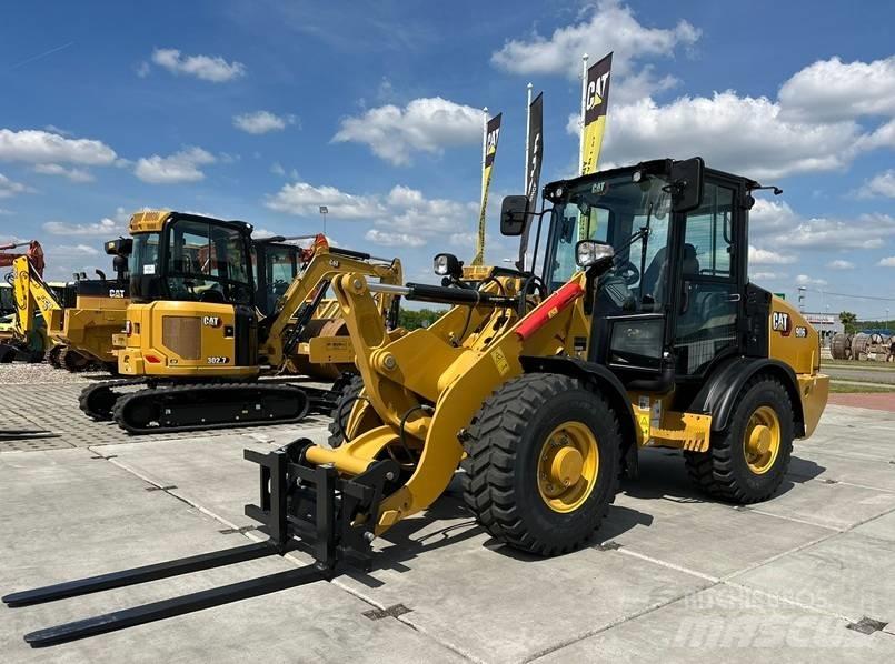 CAT 906 Kolesové nakladače