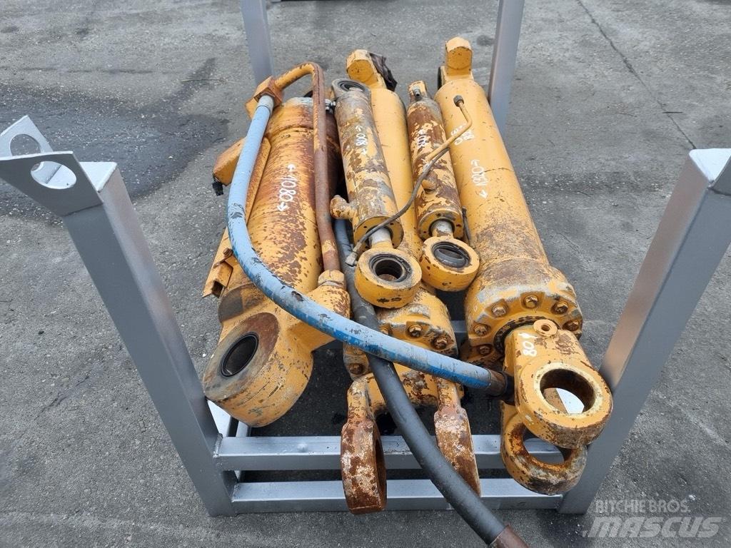 CASE 921 c siłowniki Hydraulika