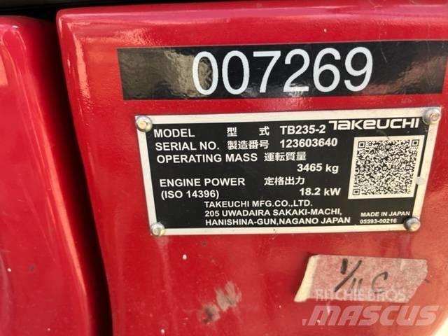 Takeuchi TB235 Mini rýpadlá < 7t
