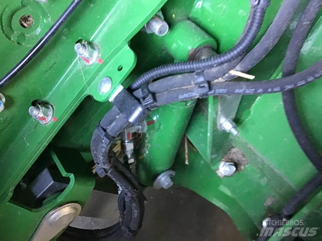 John Deere V461M Lisy na okrúhle balíky
