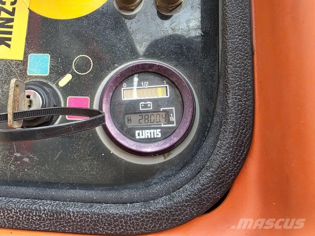 JLG 300 AJP Kĺbové plošiny