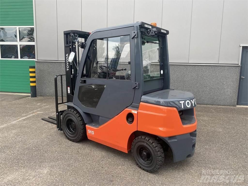 Toyota 52-8FDF25 Dieselové vozíky