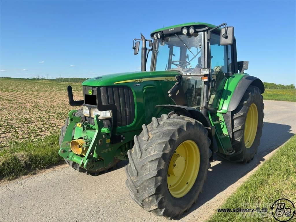 John Deere 6820 Traktory