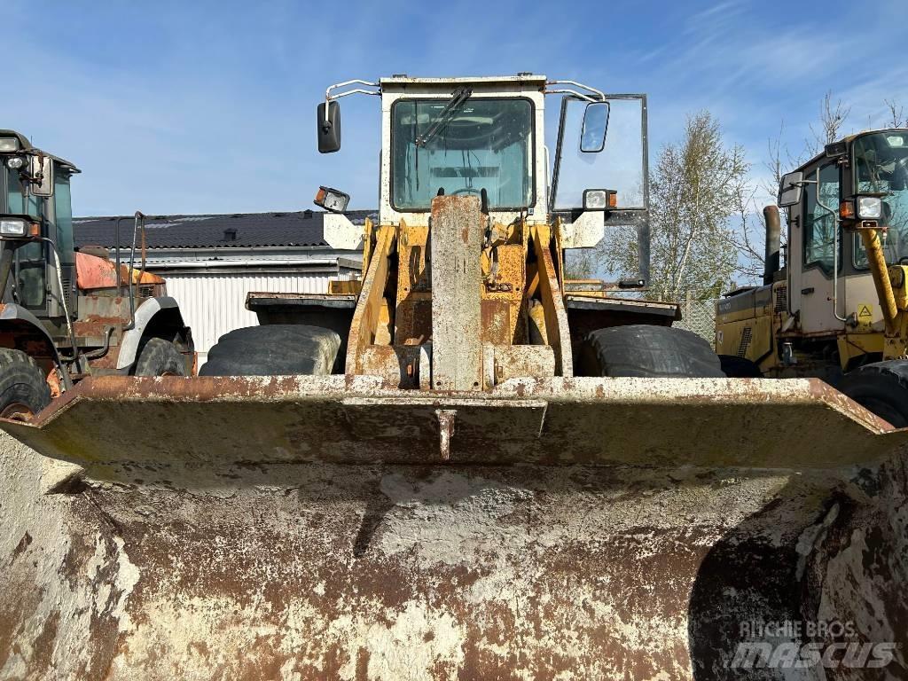 Liebherr L 551 Kolesové nakladače