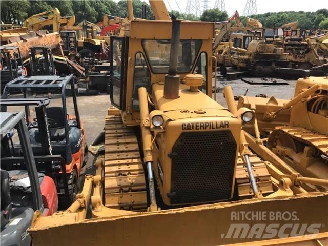 CAT D 6 D Pásové dozéry