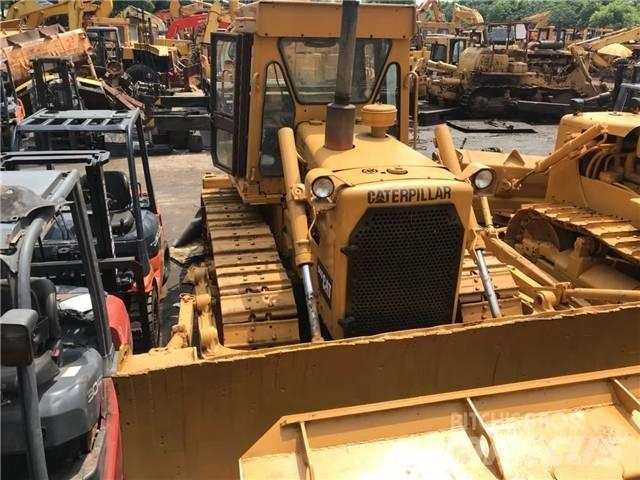 CAT D 6 D Pásové dozéry
