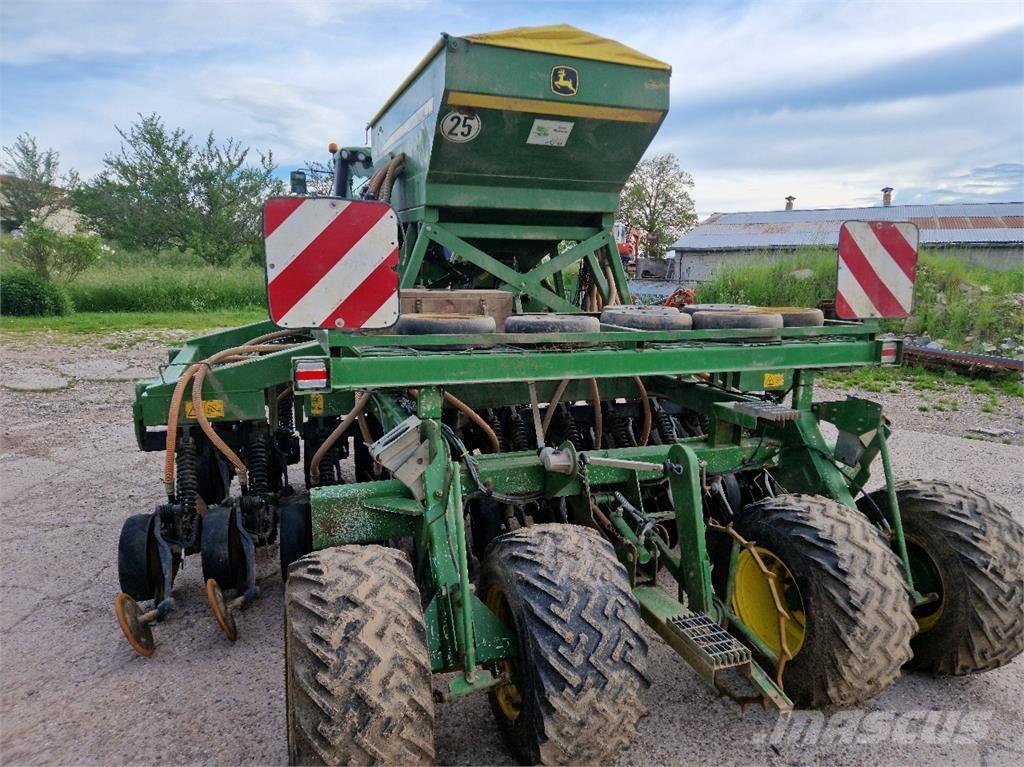 John Deere 750 A Kombinované sejačky