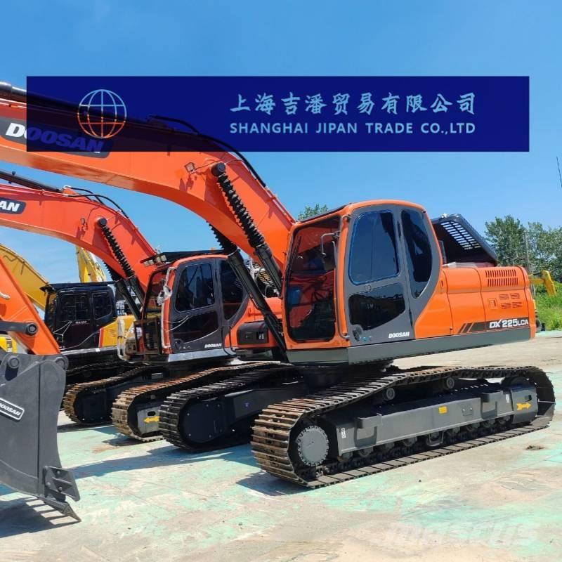 Doosan DX 225 Pásové rýpadlá