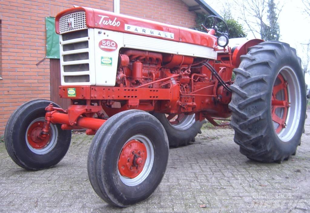 Farmall 560 Traktory