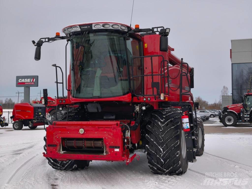 Case IH AF7150 Kombinované zberacie stroje
