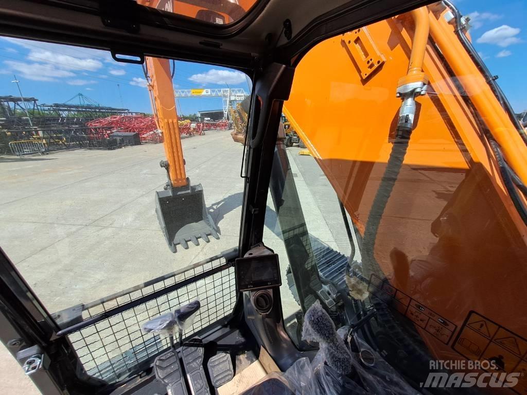 Develon DX225LC-7M Pásové rýpadlá
