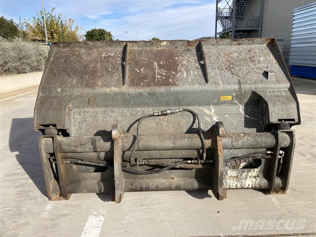 Liebherr L 538 Kolesové nakladače