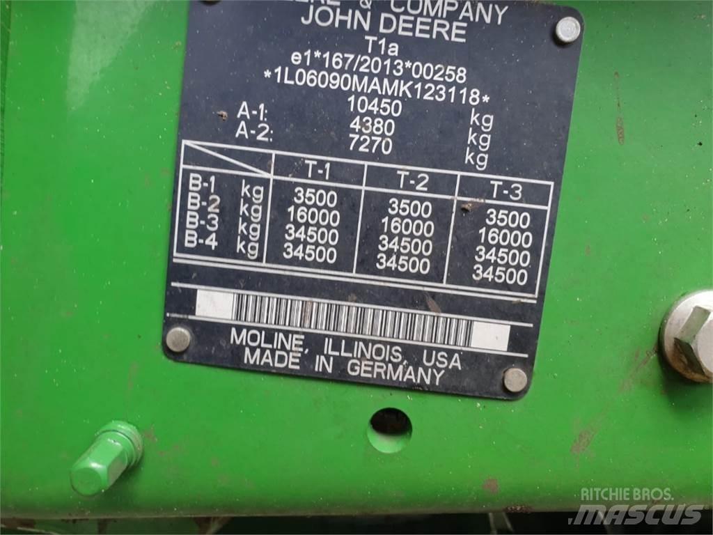 John Deere 6090M Traktory