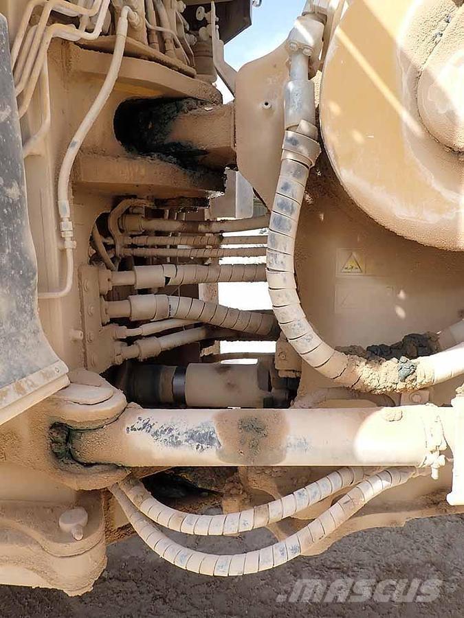 CAT 988K Kolesové nakladače