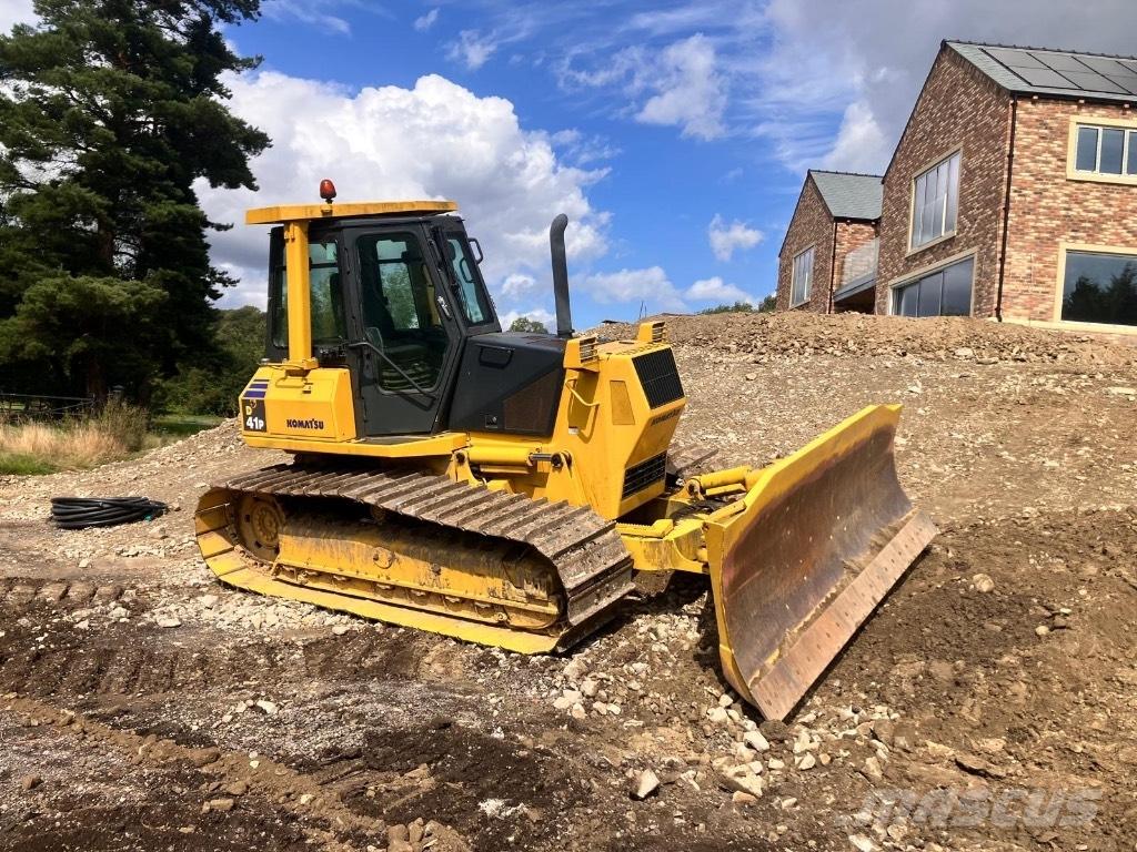 Komatsu D 41 P-6 Pásové dozéry