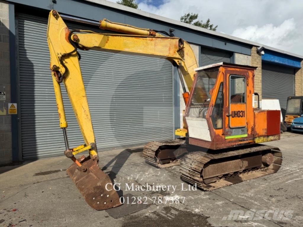 Hitachi UH031 Pásové rýpadlá