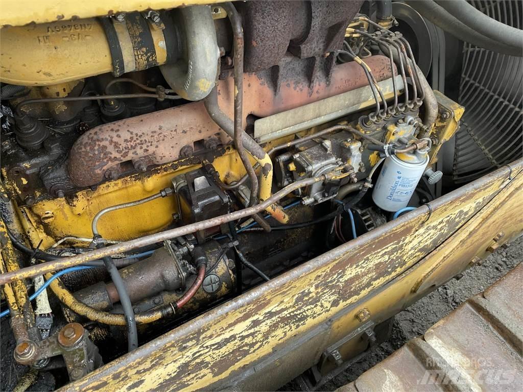 CAT D6D Pásové dozéry