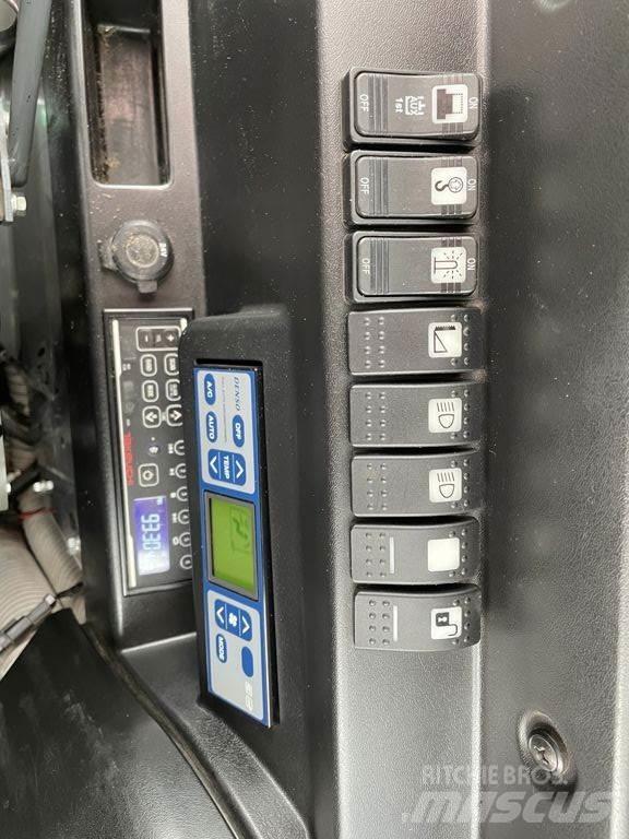 Takeuchi TB295W Kolesové rýpadlá