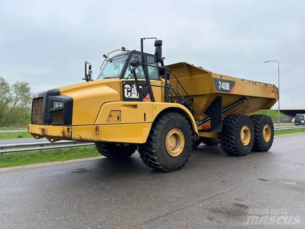 CAT 740B Kĺbové nákladné autá