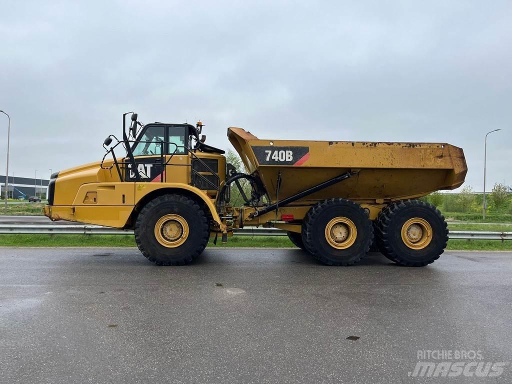 CAT 740B Kĺbové nákladné autá