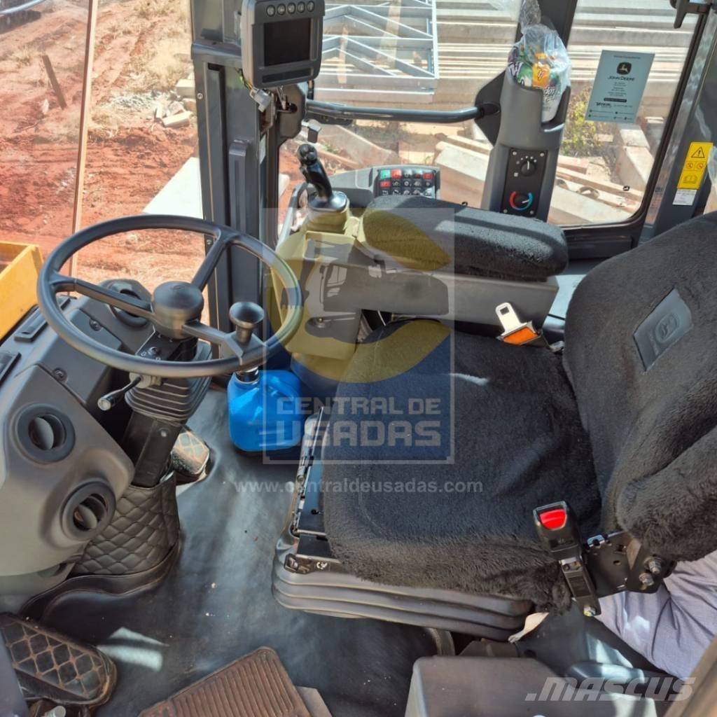 John Deere 524 K - II Kolesové nakladače