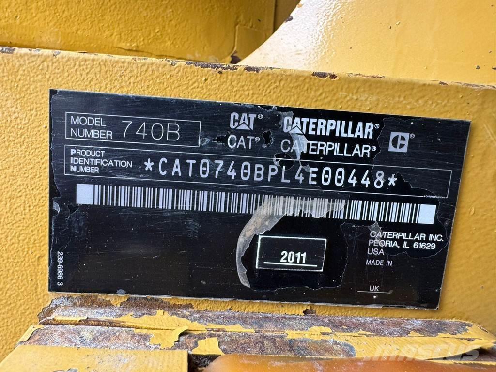 CAT 740B Kĺbové nákladné autá