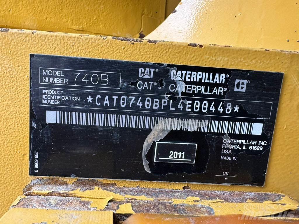 CAT 740B Kĺbové nákladné autá