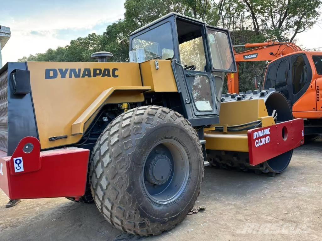 Dynapac CA 301 D Ťahačové valce