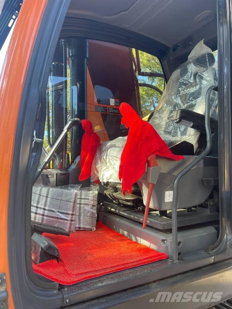 Doosan DX 225 LC Midi rýpadlá 7 t - 12 t