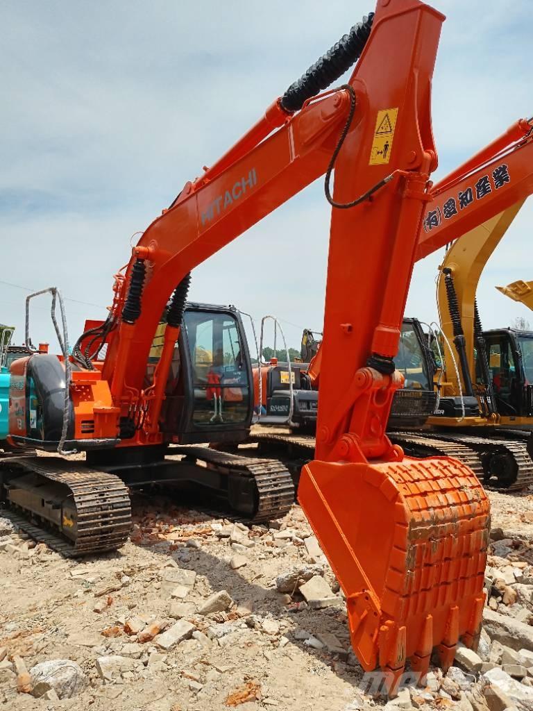 Hitachi ZX 135 U-5 Pásové rýpadlá