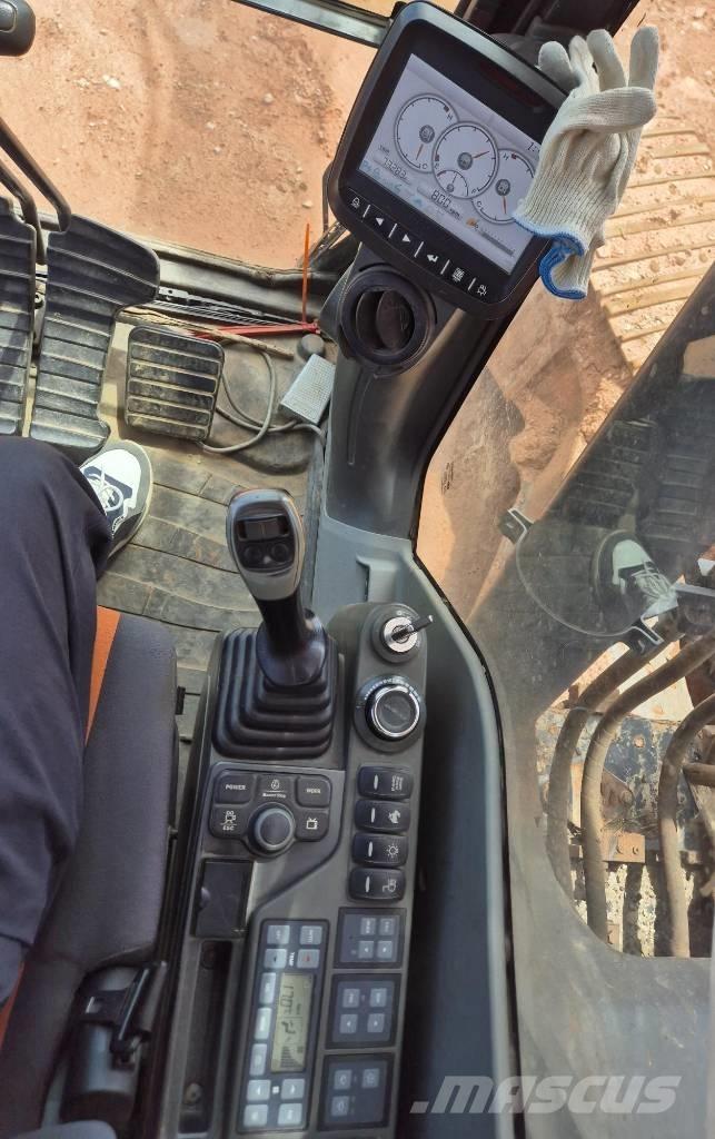 Doosan DX 300 LC-5 Pásové rýpadlá