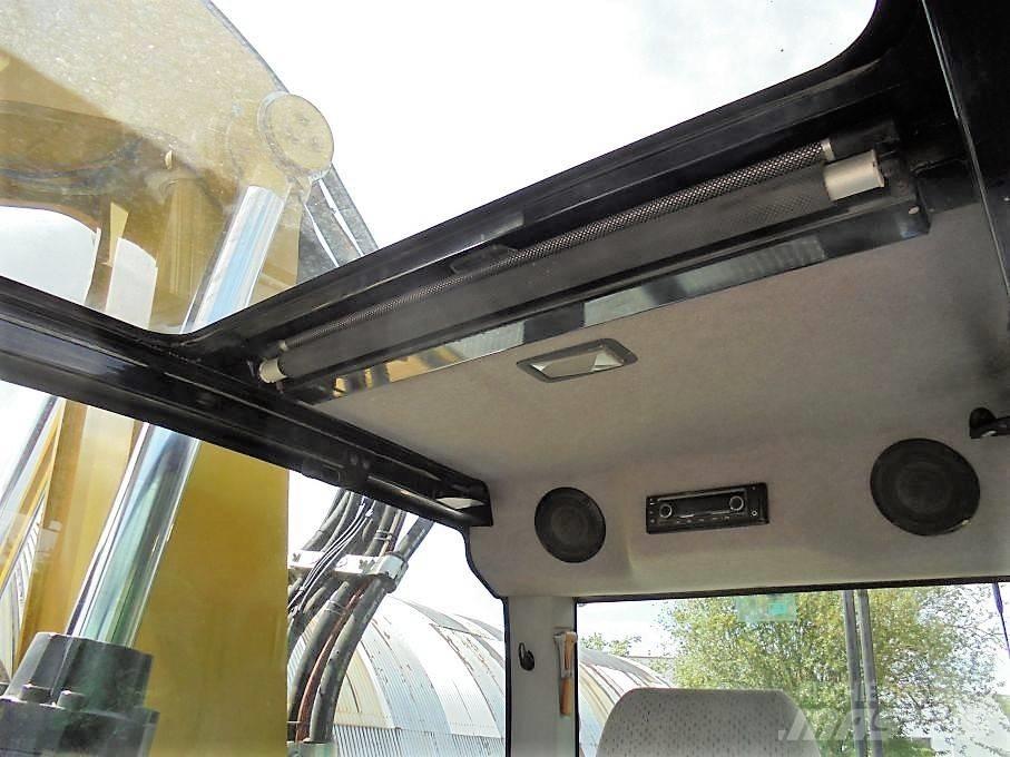 CAT M 320 F Kolesové rýpadlá