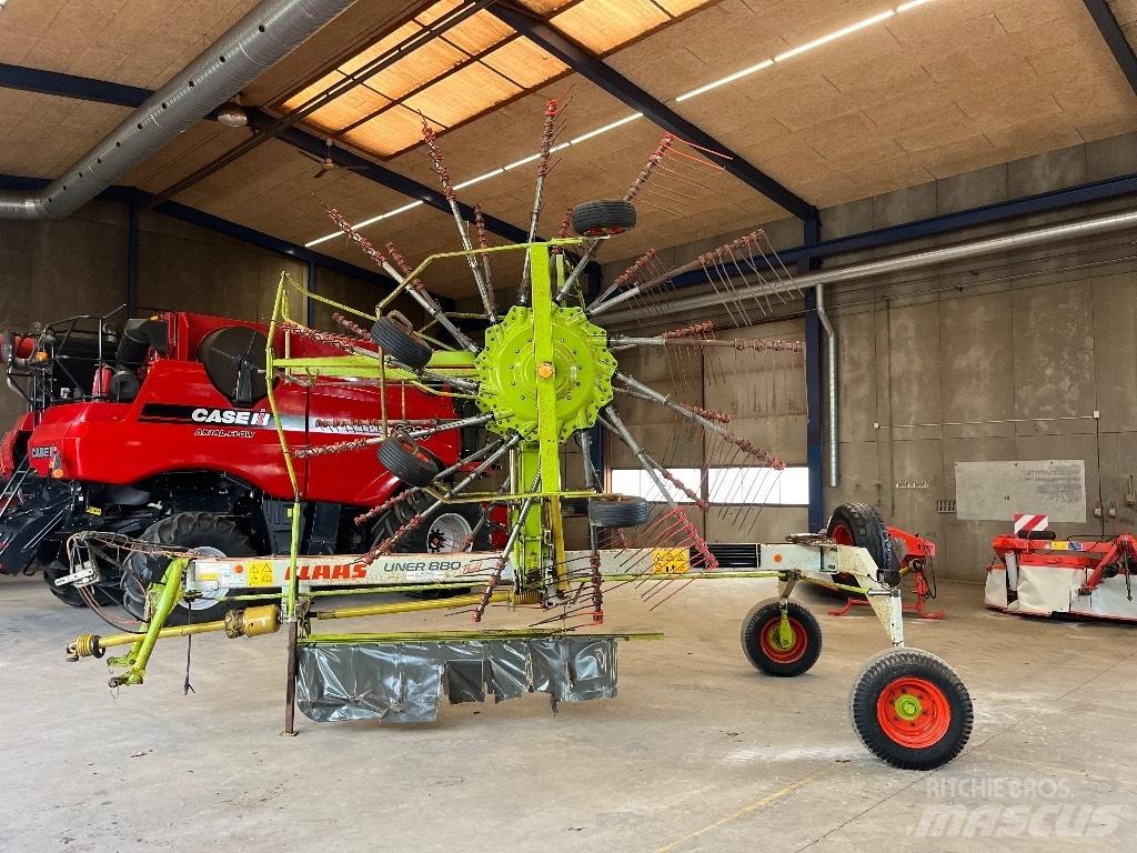 CLAAS Liner 880 L Obracače a zhrabovače sena