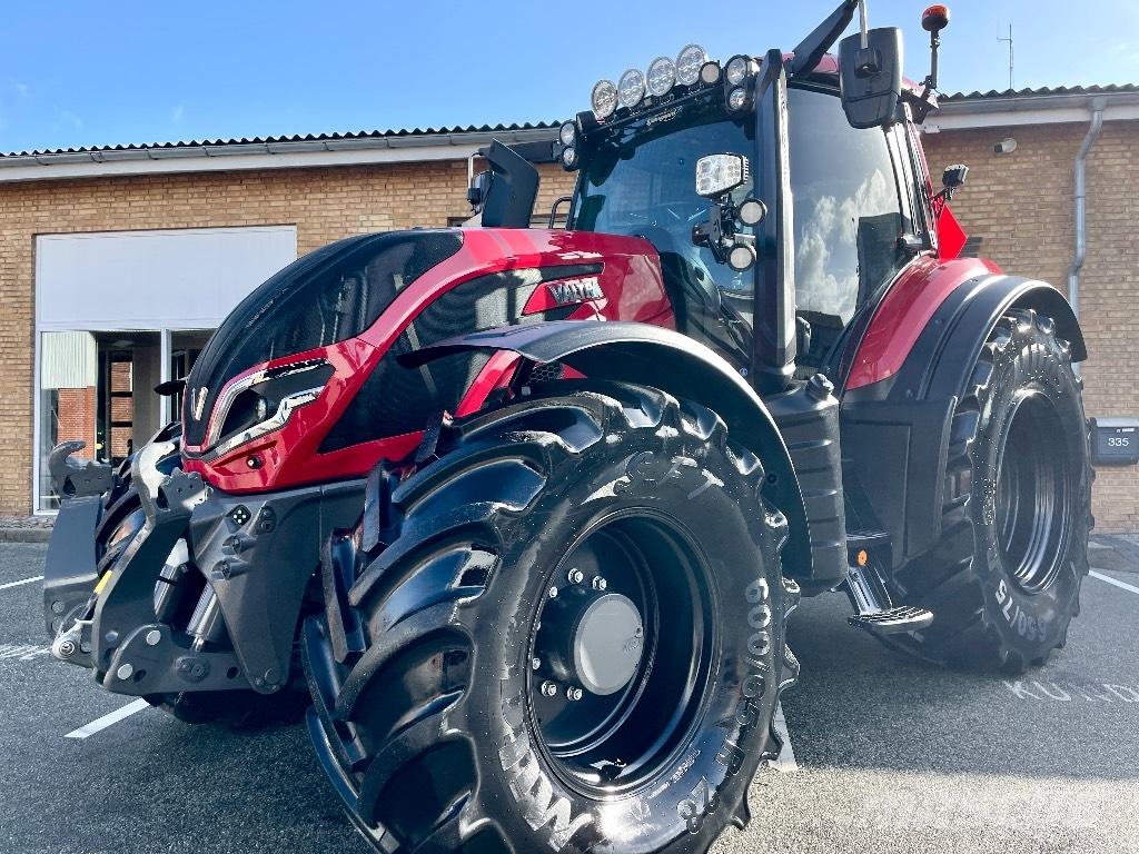 Valtra T235 S Traktory
