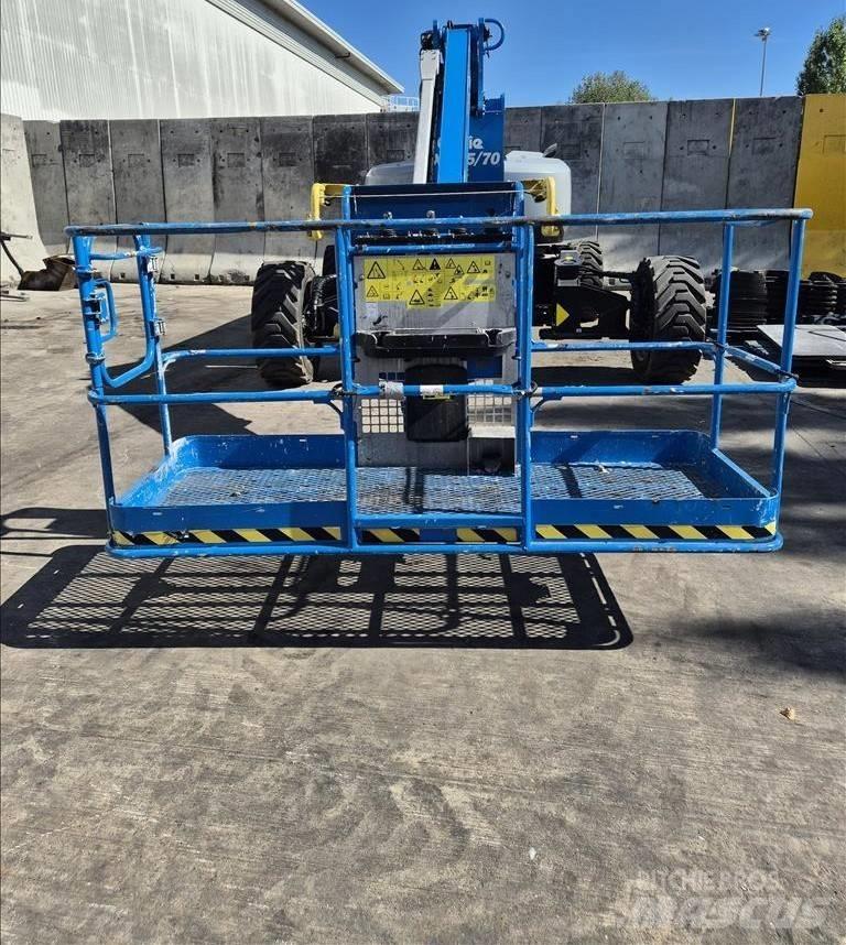 Genie ZX 135/70 Kĺbové plošiny