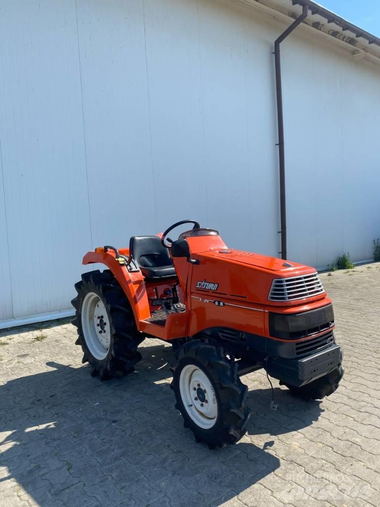 Kubota SATURN X24D Kompaktné traktory