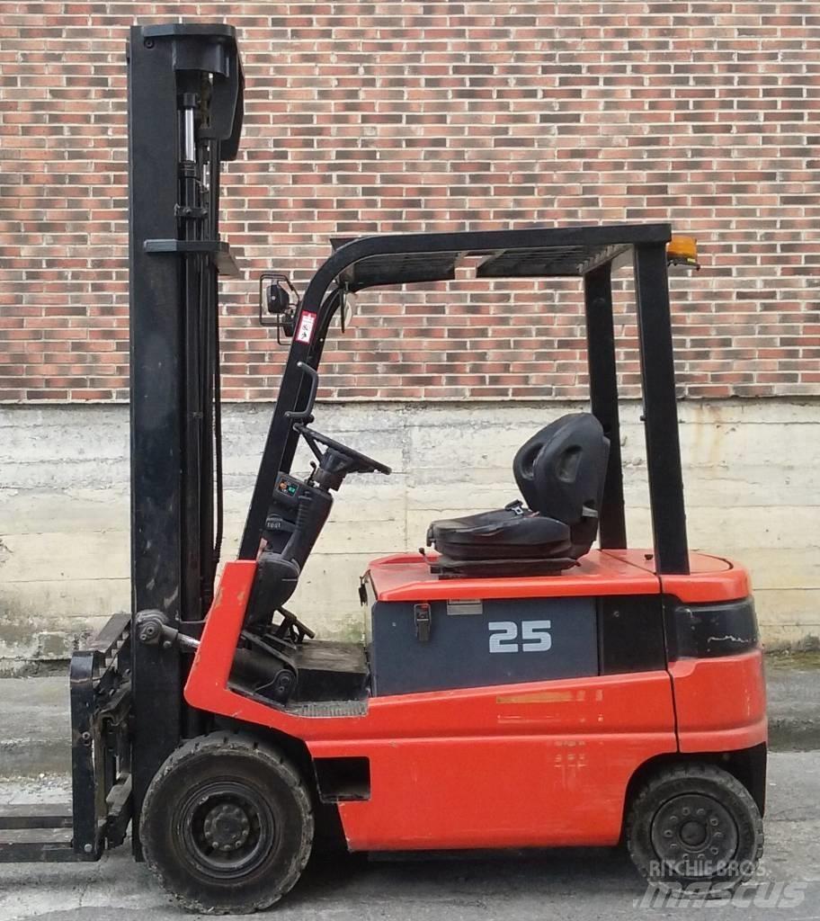 Toyota FBMF25 Akumulátorové vozíky
