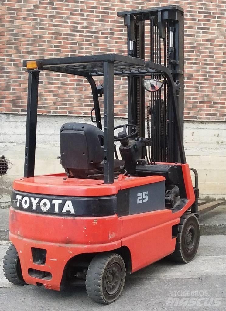Toyota FBMF25 Akumulátorové vozíky
