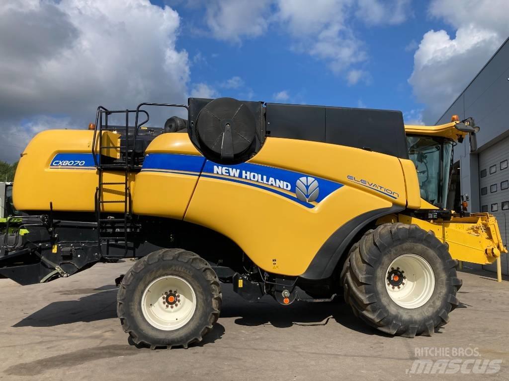 New Holland CX 8070 Kombinované zberacie stroje