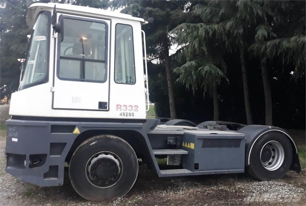  R332-4x4 Terminálový ťahač