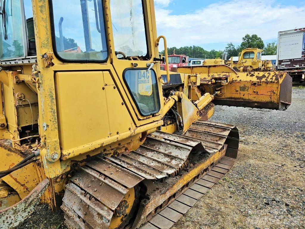 CAT D 4 C Pásové dozéry