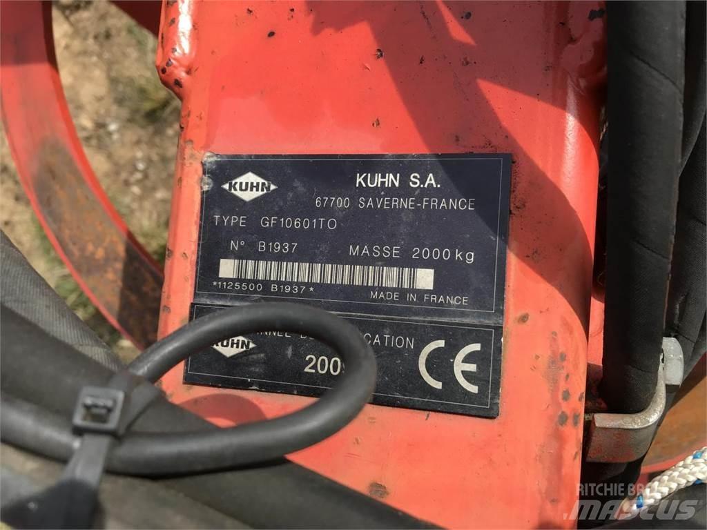 Kuhn GF 10601TO Obracače a zhrabovače sena