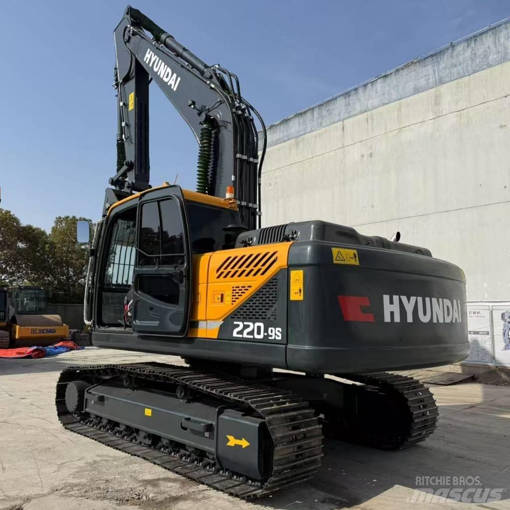 Hyundai R220-9S Pásové rýpadlá