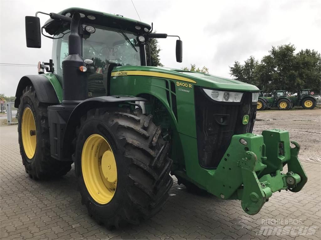 John Deere 8400R Traktory