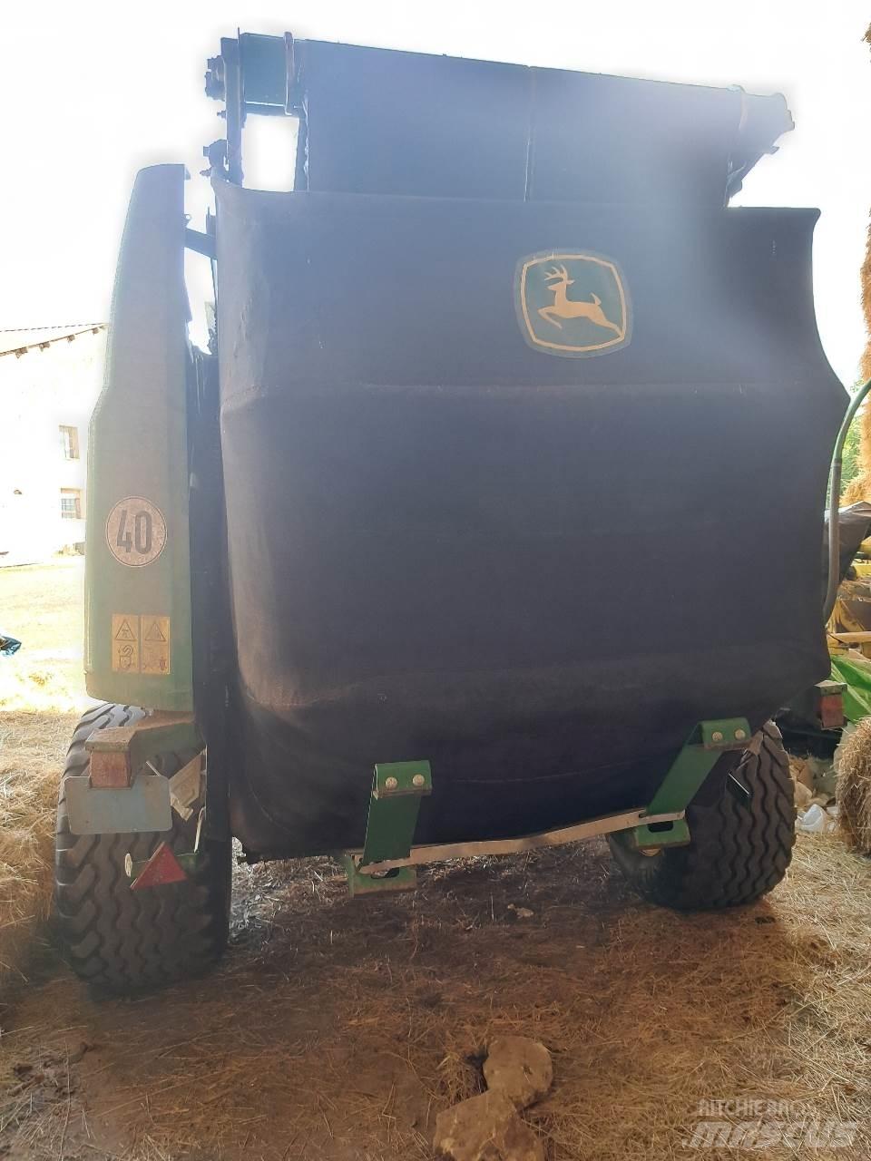 John Deere 990 Lisy na okrúhle balíky
