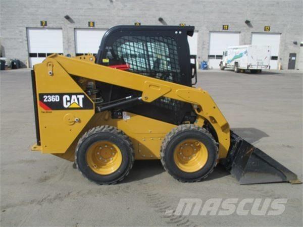 CAT 236 D Šmykom riadené nakladače