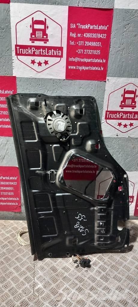 Scania R 440    1534511 Kabíny a interiér