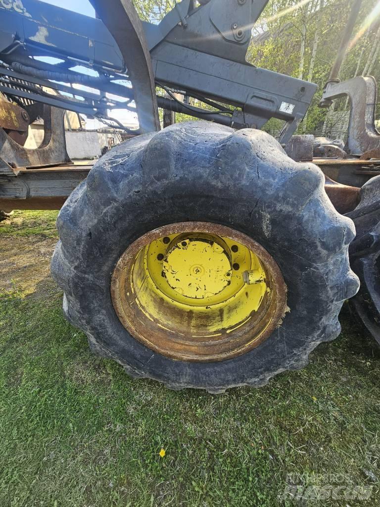 John Deere 1510 G Lesné traktory